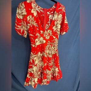 Super cute dress size XS never worn with tags